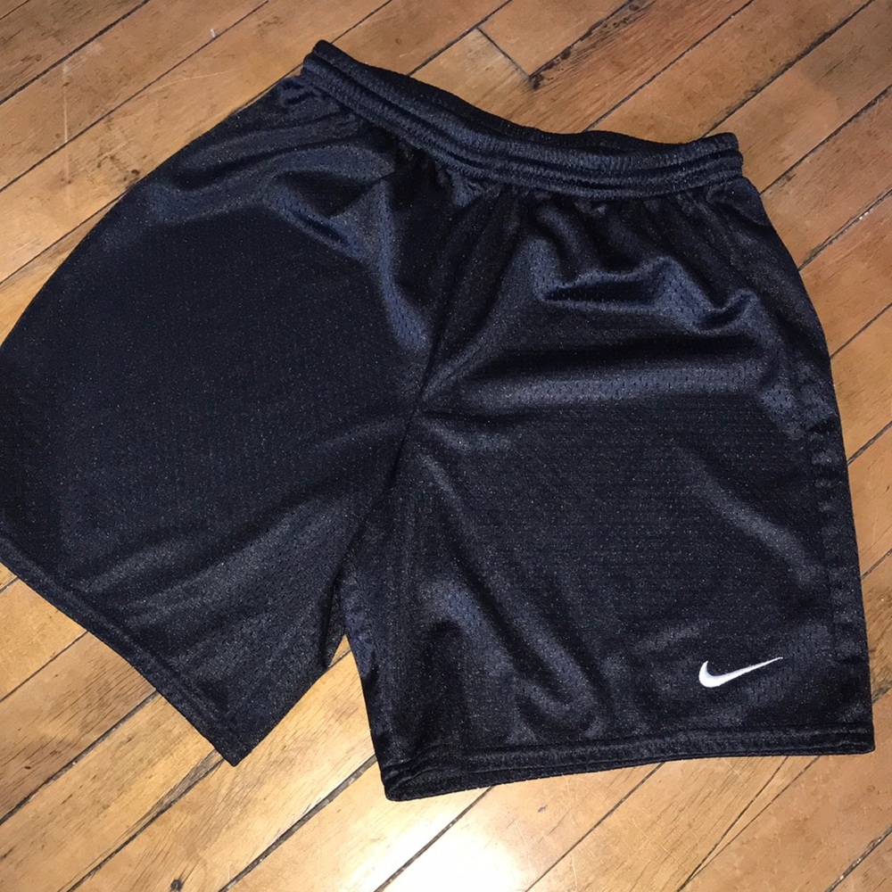 Nike‎ Youth large Black Athletic Mesh Shorts